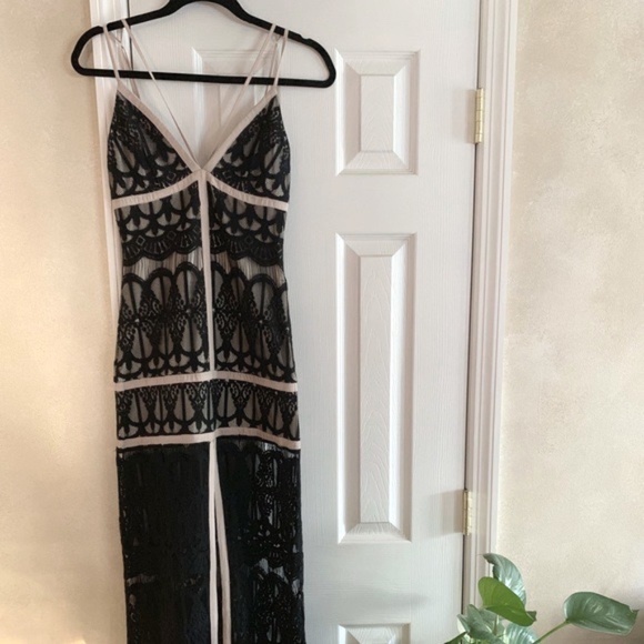 Ecru Lab BLACK & Nude Lace Split front Dress, Sz M - Picture 1 of 10